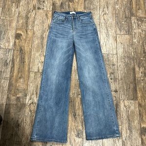 NWOT Womens wide leg jeans